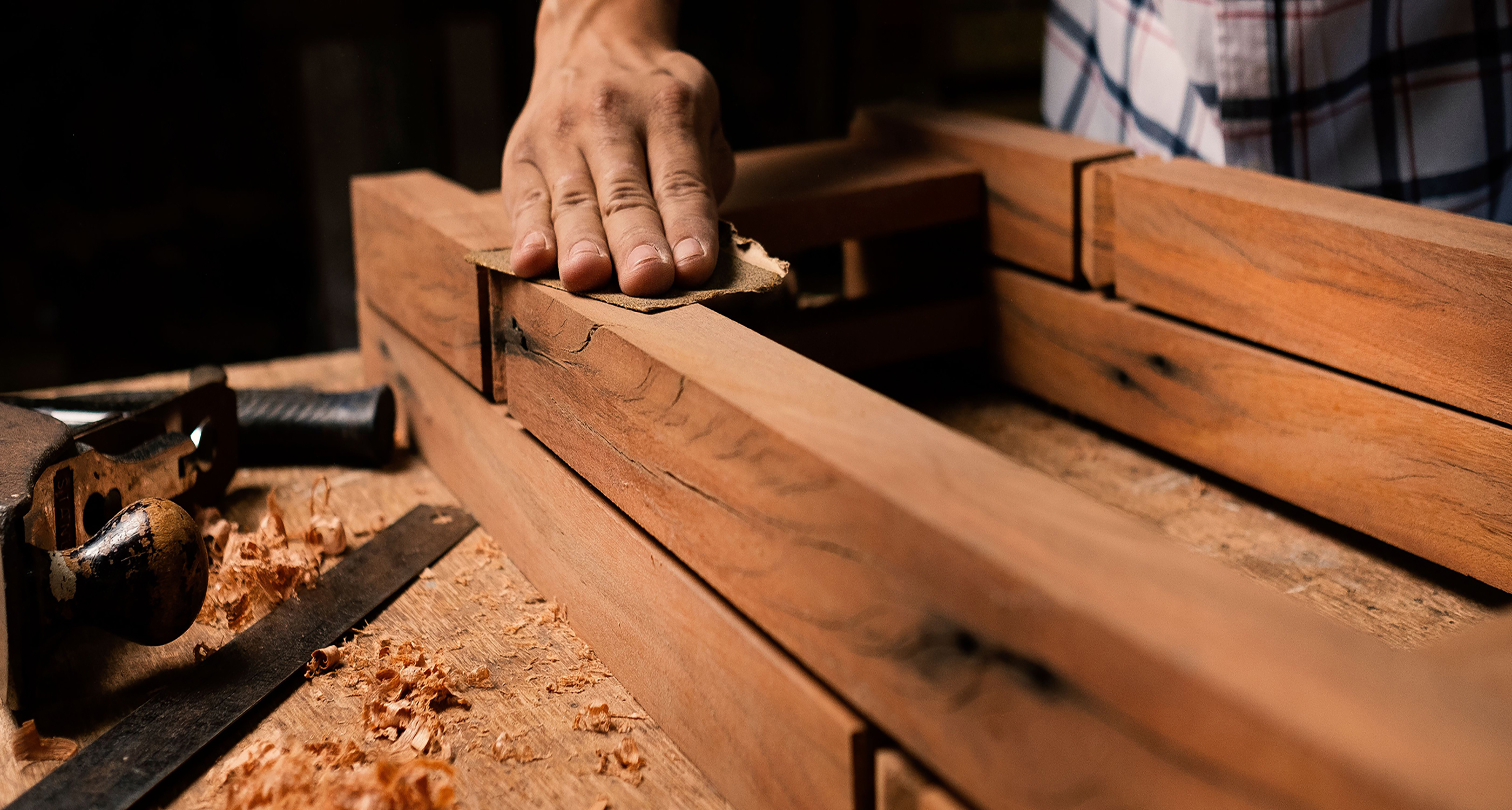 Knobelholz, giochi in legno pregiato, giochi da tavolo e puzzle realizzati a mano.